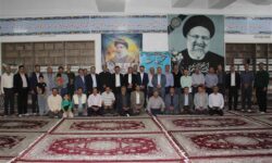 برپایی میز خدمت با حضور مجموعه مدیریت شهری به مناسبت هفته دولت در مصلی نماز جمعه