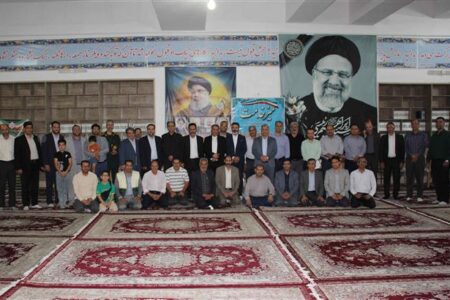 برپایی میز خدمت با حضور مجموعه مدیریت شهری به مناسبت هفته دولت در مصلی نماز جمعه